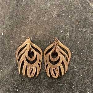 Kendra Scott dangle earrings